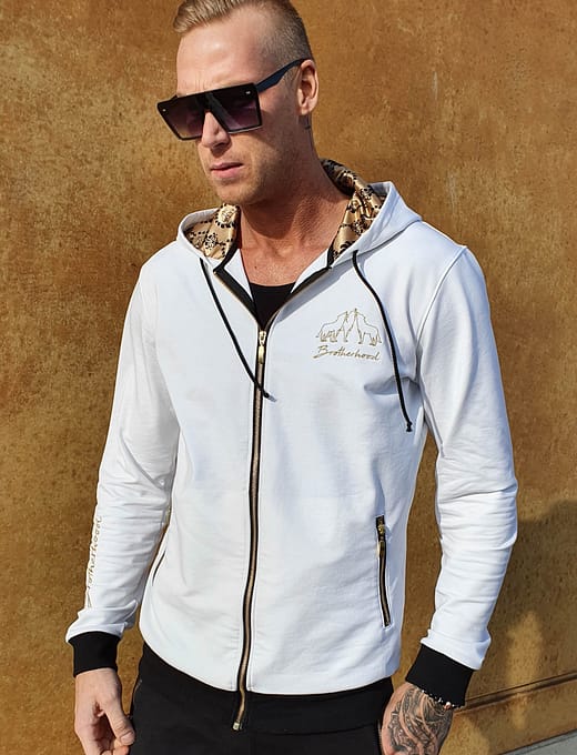 Valge dressipluus kapuutsiga