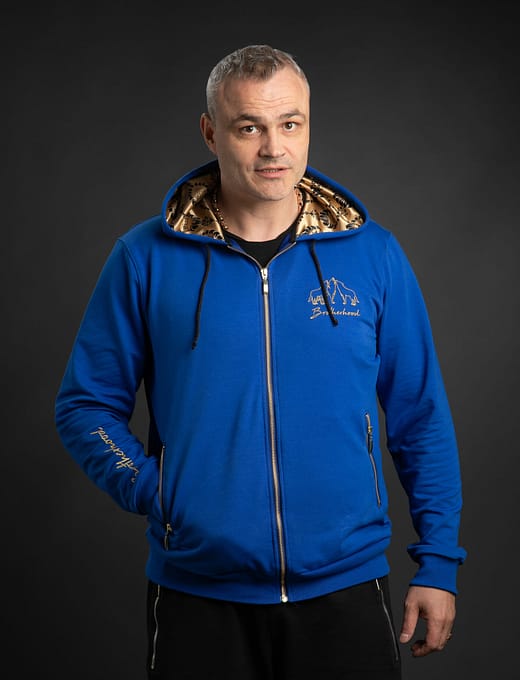 Sinine dressipluus kapuutsiga