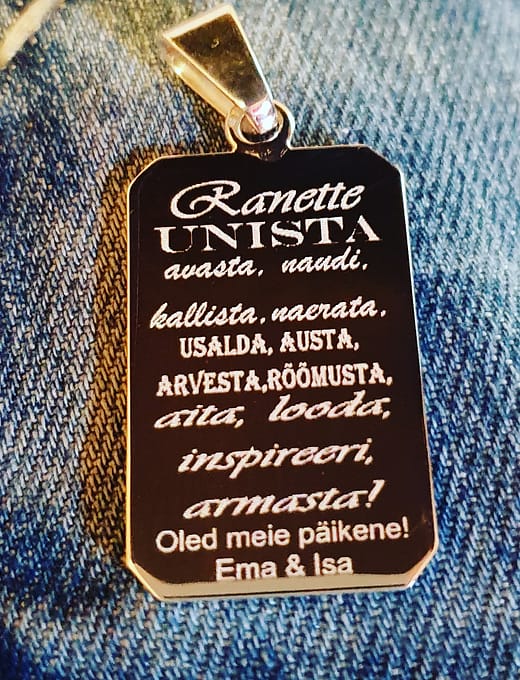 Lõigatud nurkadega hõbedast ripats